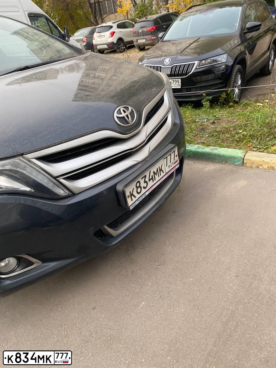 Фото автомобиля TOYOTA VENZA, 2014 — госномер К834МК777. Цвет: СЕРЫЙ ТЕМНЫЙ