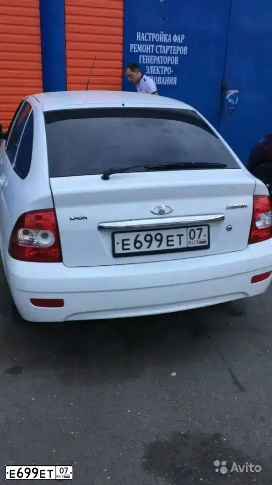 Фото автомобиля LADA 2172 PRIORA, 2012 — госномер Е699ЕТ07. Цвет: БЕЛЫЙ