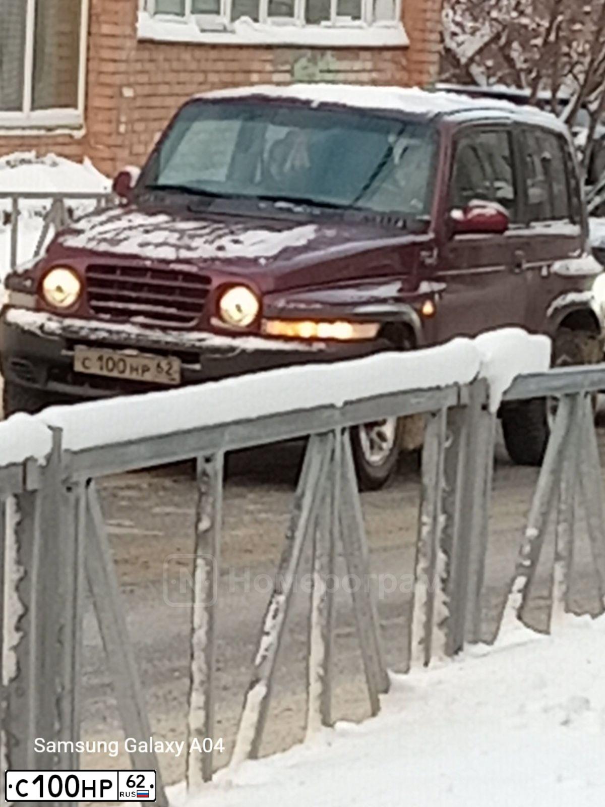 Фото автомобиля TAGAZ TAGER, 2008 — госномер С100НР62. Цвет: Красный
