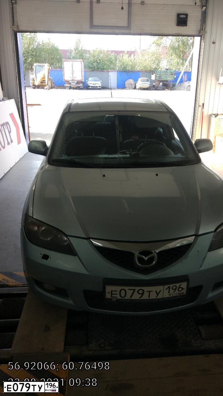 Фото автомобиля MAZDA 3, 2008 — госномер Е079ТУ196. Цвет: СВЕТЛО-СЕРЫЙ