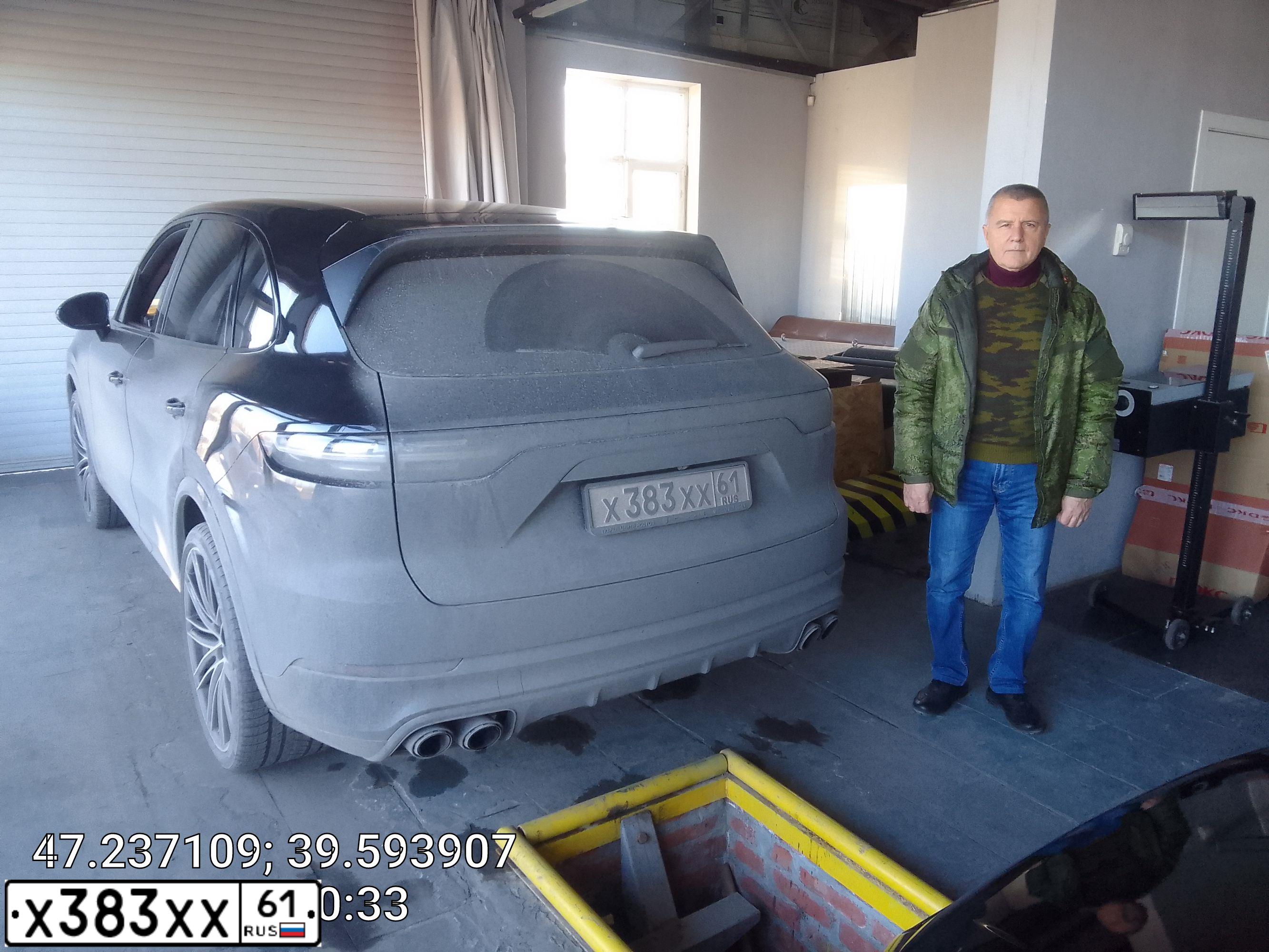 Фото автомобиля BMW X5M, 2014 — госномер Е007УТ134. Цвет: Белый