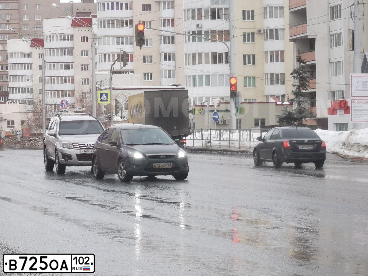 Фото автомобиля FORD FOCUS, 2010 — госномер В725ОА102. Цвет: ТЕМНО-СЕРЫЙ