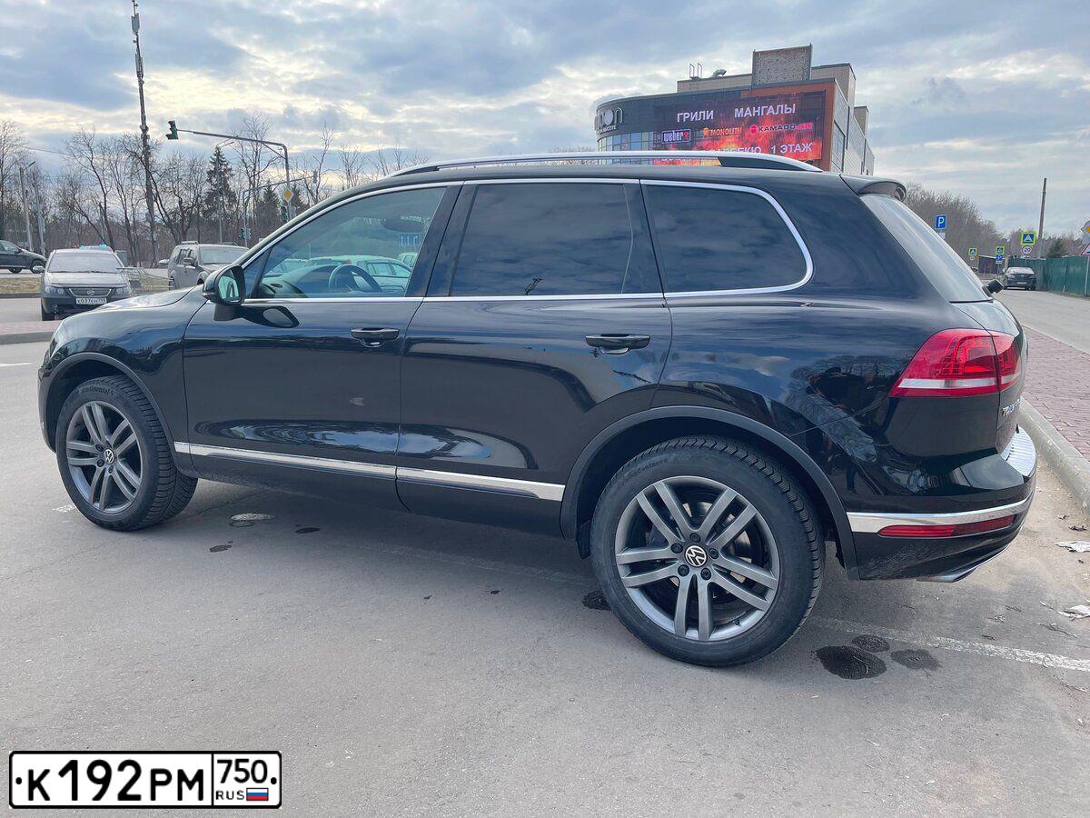 Фото автомобиля AUDI Q7, 2021 — госномер Н167НМ790. Цвет: ЧЕРНЫЙ