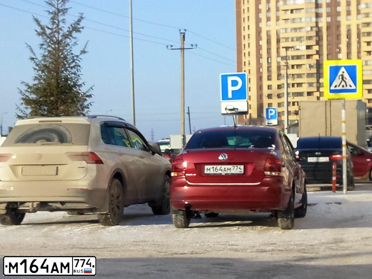 Фото автомобиля VOLKSWAGEN POLO, 2019 — госномер А717АС172. Цвет: Красный