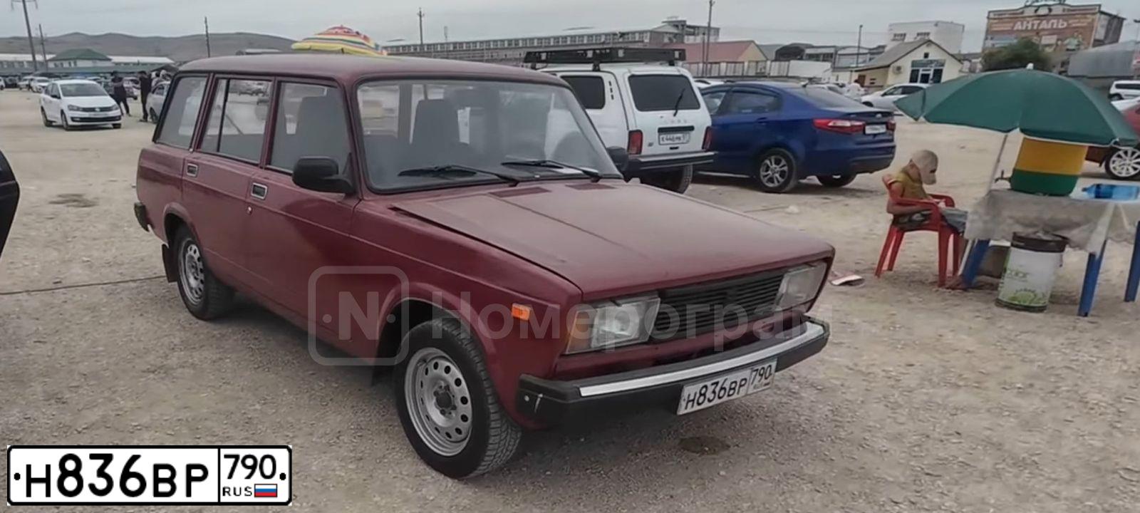 Фото автомобиля LADA 2104 LADA, 2011 — госномер Е111РУ190. Цвет: ПОРТУ (КРАСНЫЙ)