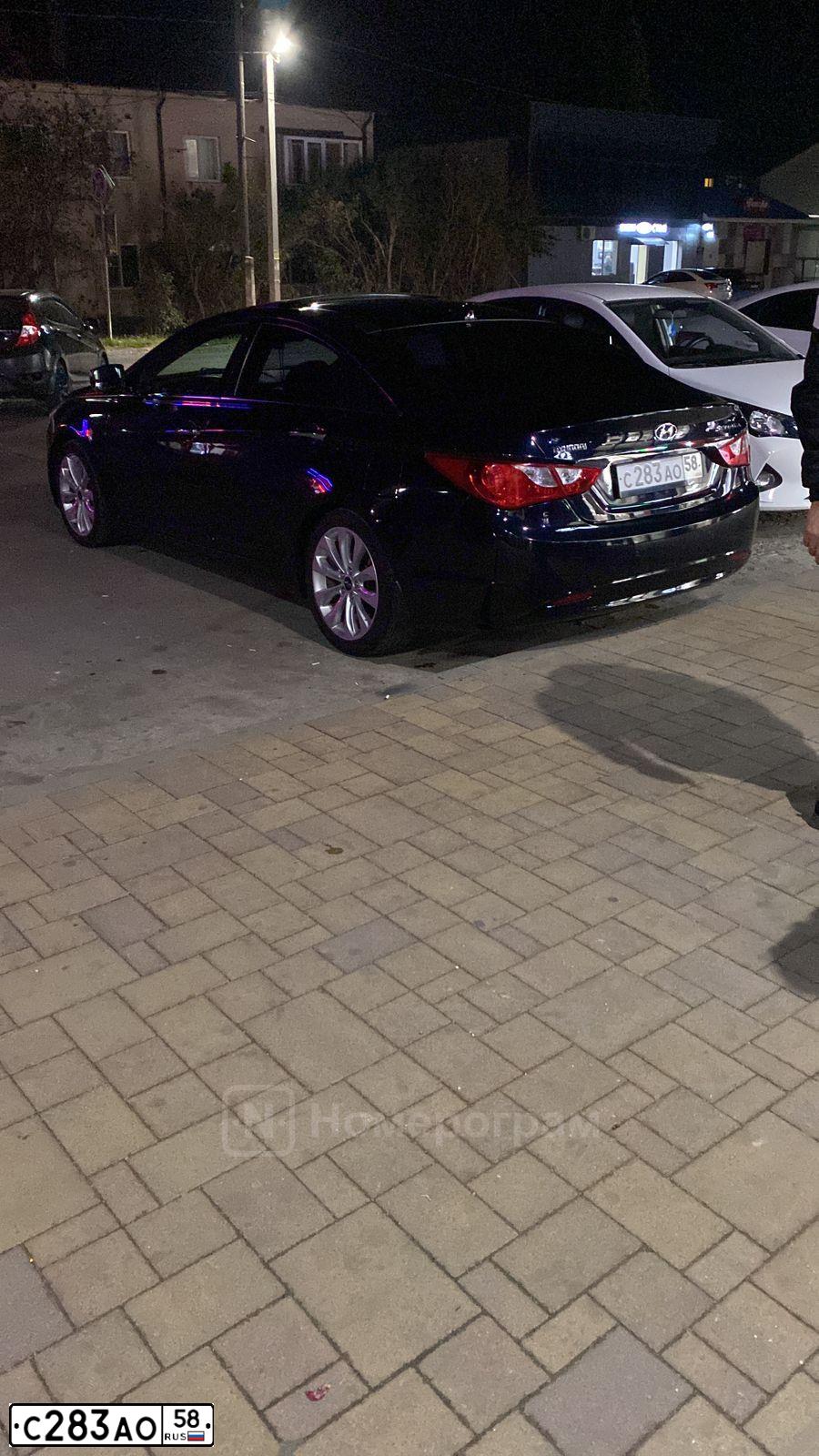 Фото автомобиля HYUNDAI SONATA, 2012 — госномер С283АО58. Цвет: ТЕМНО-СИНИЙ
