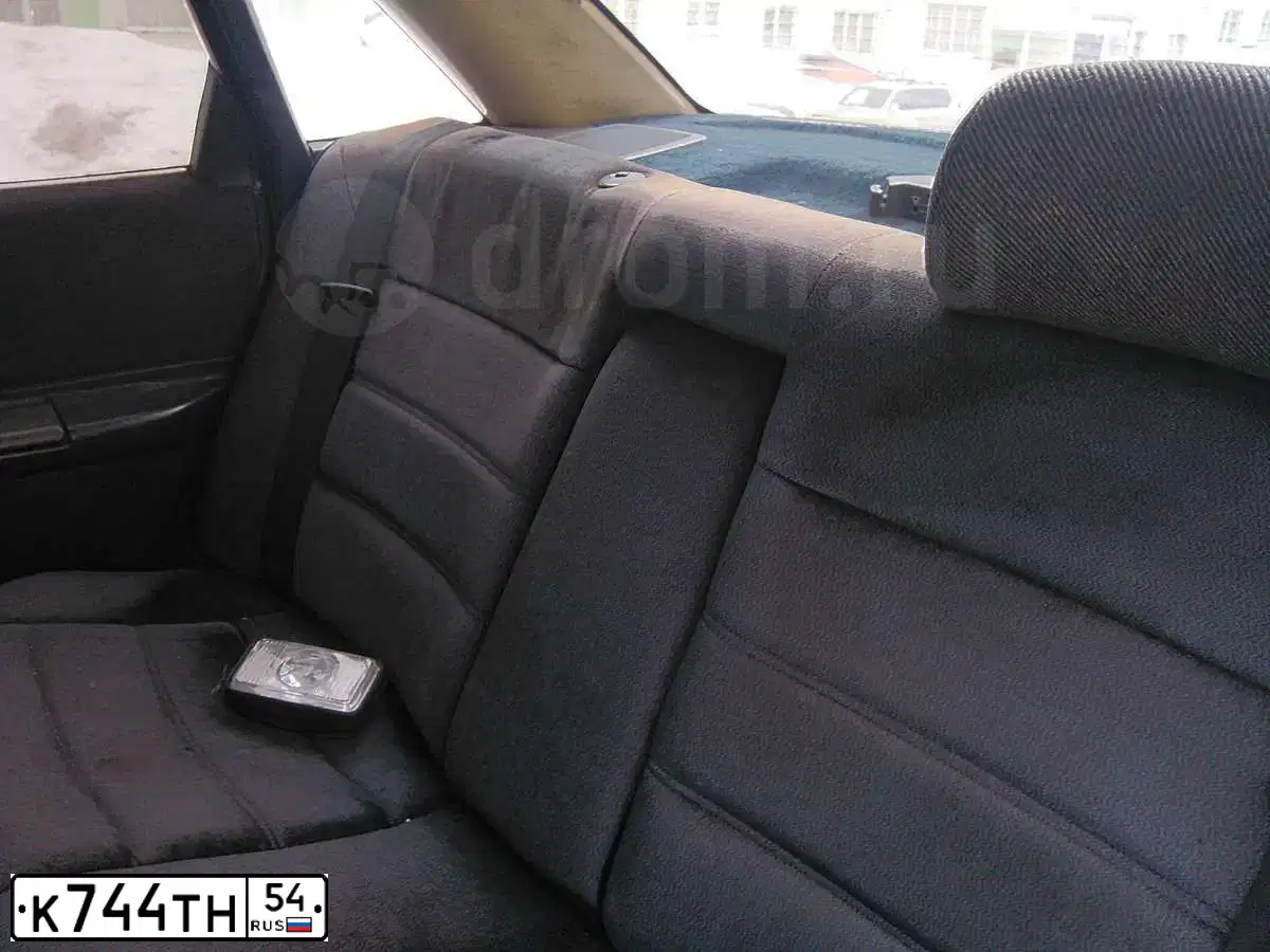Фото автомобиля AUDI 100, 1986 — госномер С542АС54. Цвет: СЕРО ЗЕЛЕНЫЙ