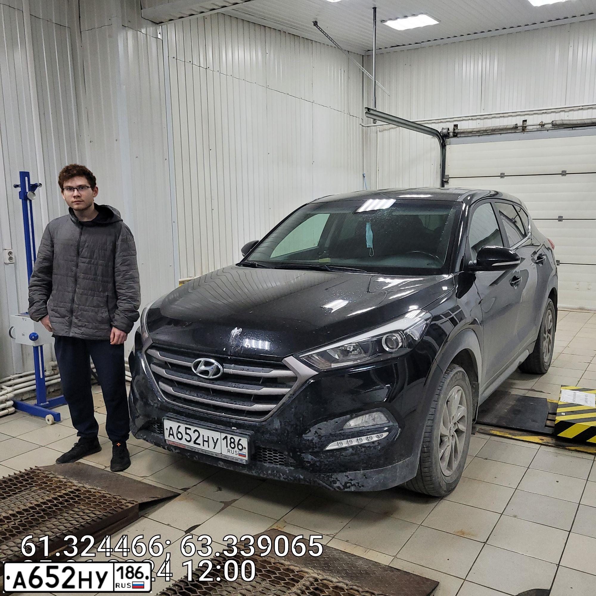 Фото автомобиля HYUNDAI TUCSON, 2017 — госномер М036КС186. Цвет: ЧЕРНЫЙ