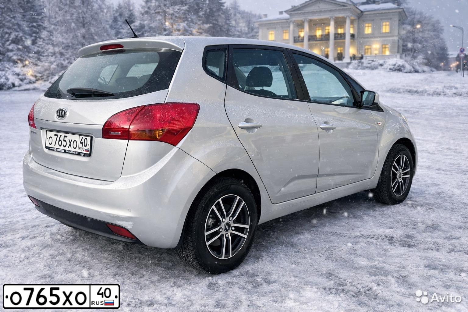 Фото автомобиля KIA VENGA, 2011 — госномер О765ХО40. Цвет: Серебристый