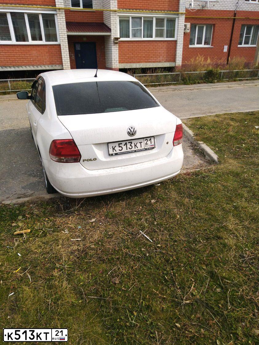 Фото автомобиля VOLKSWAGEN POLO, 2012 — госномер С002ТС16. Цвет: Белый