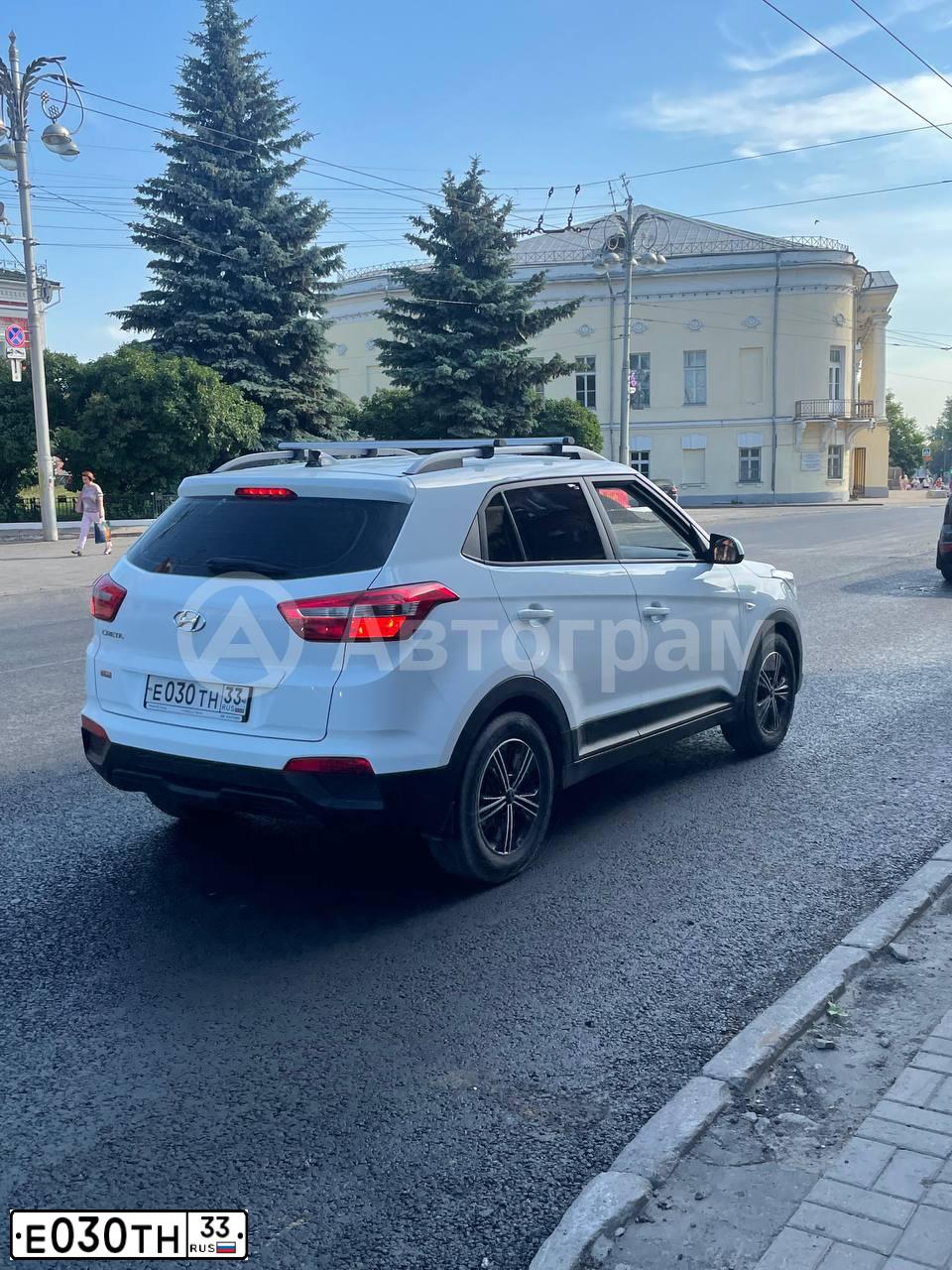 Фото автомобиля HYUNDAI CRETA, 2020 — госномер Е030ТН33. Цвет: Белый