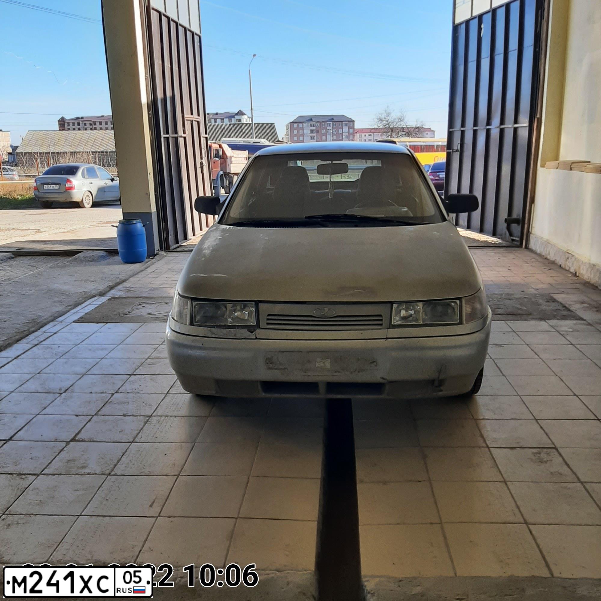Фото автомобиля LADA 2109 SAMARA, 2004 — госномер М241ХС05. Цвет: СВЕТЛО СЕРЕБРИСТЫЙ МЕТ