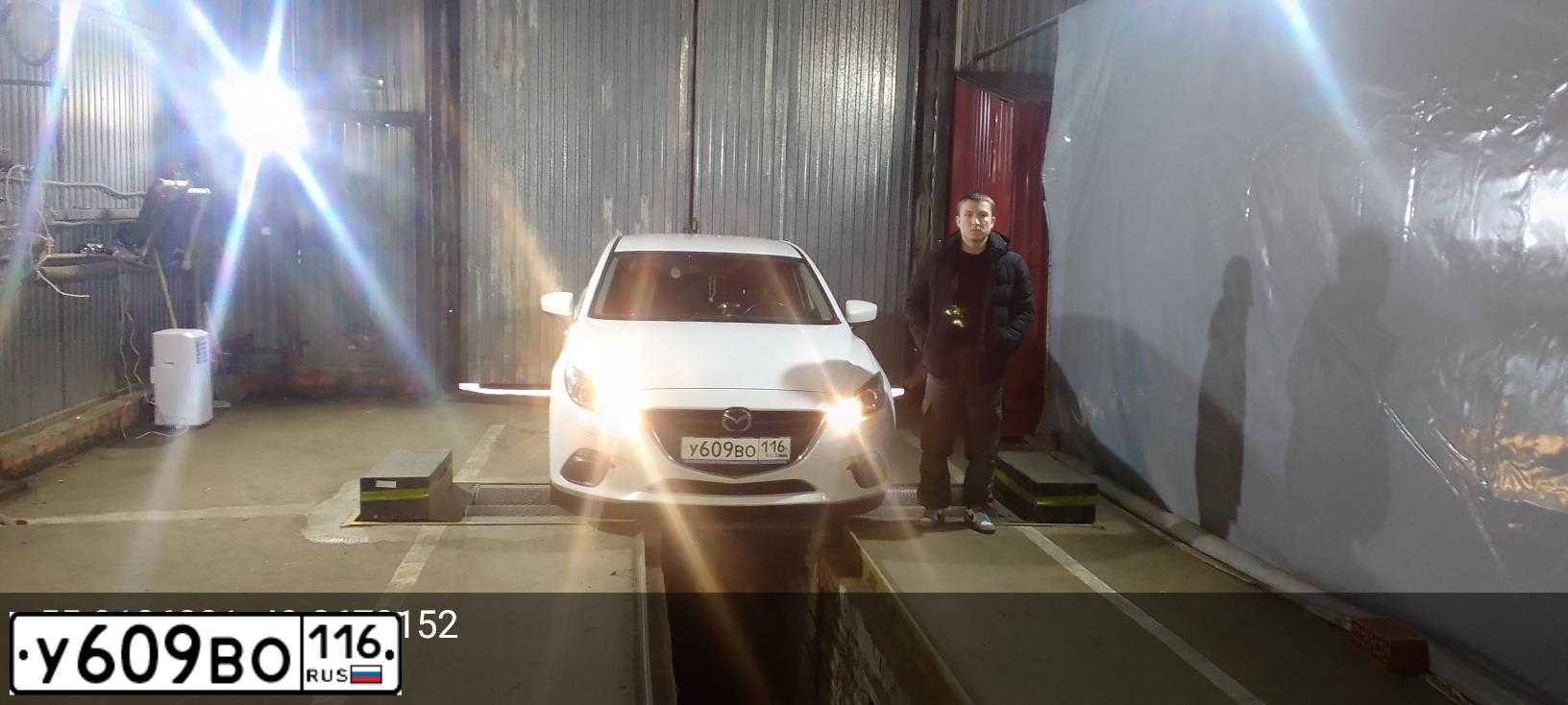 Фото автомобиля MAZDA 3, 2013 — госномер У309АВ716. Цвет: Белый