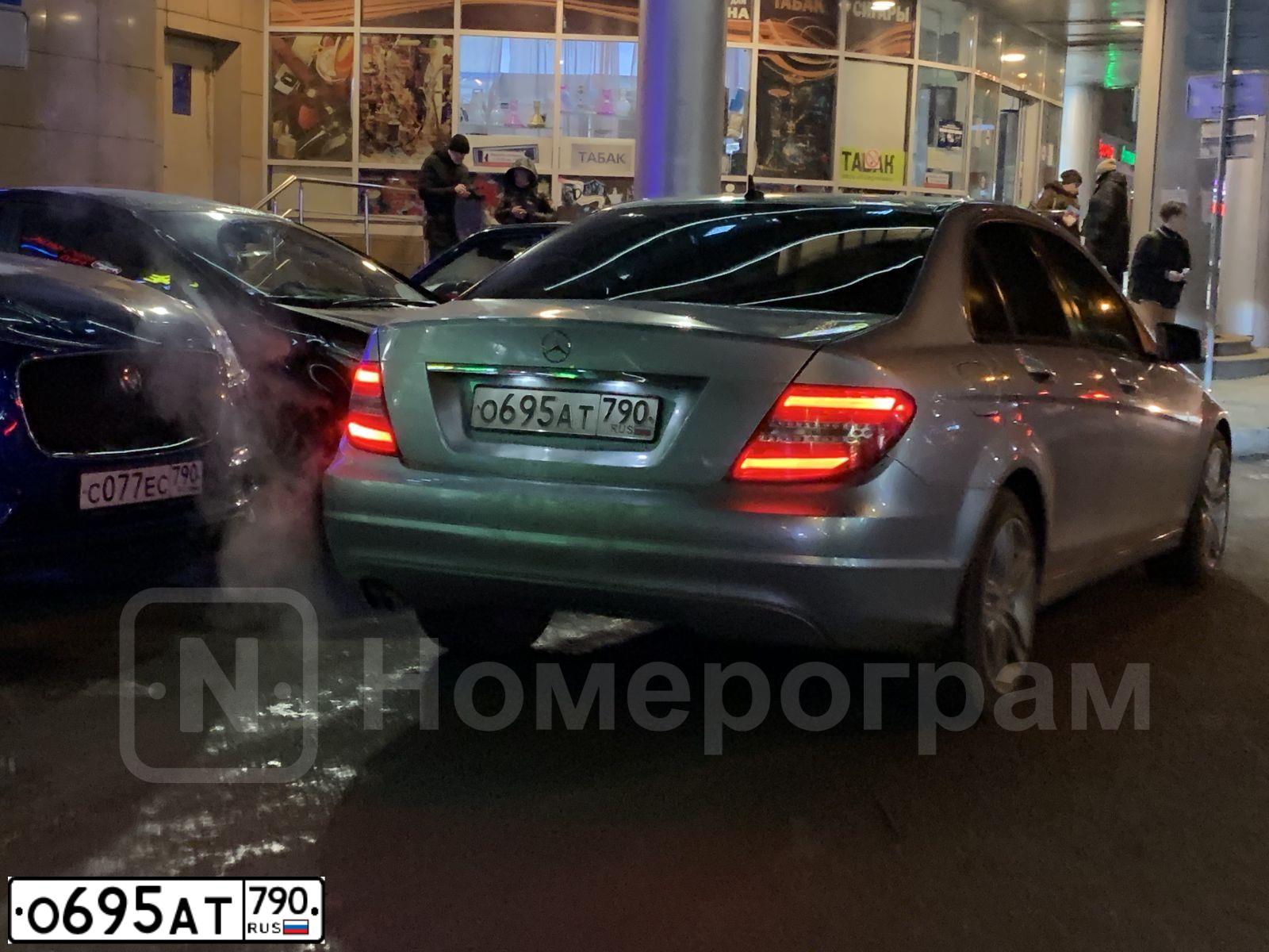 Фото автомобиля MERCEDES C-KLASSE, 2012 — госномер О695АТ790. Цвет: Серебристый