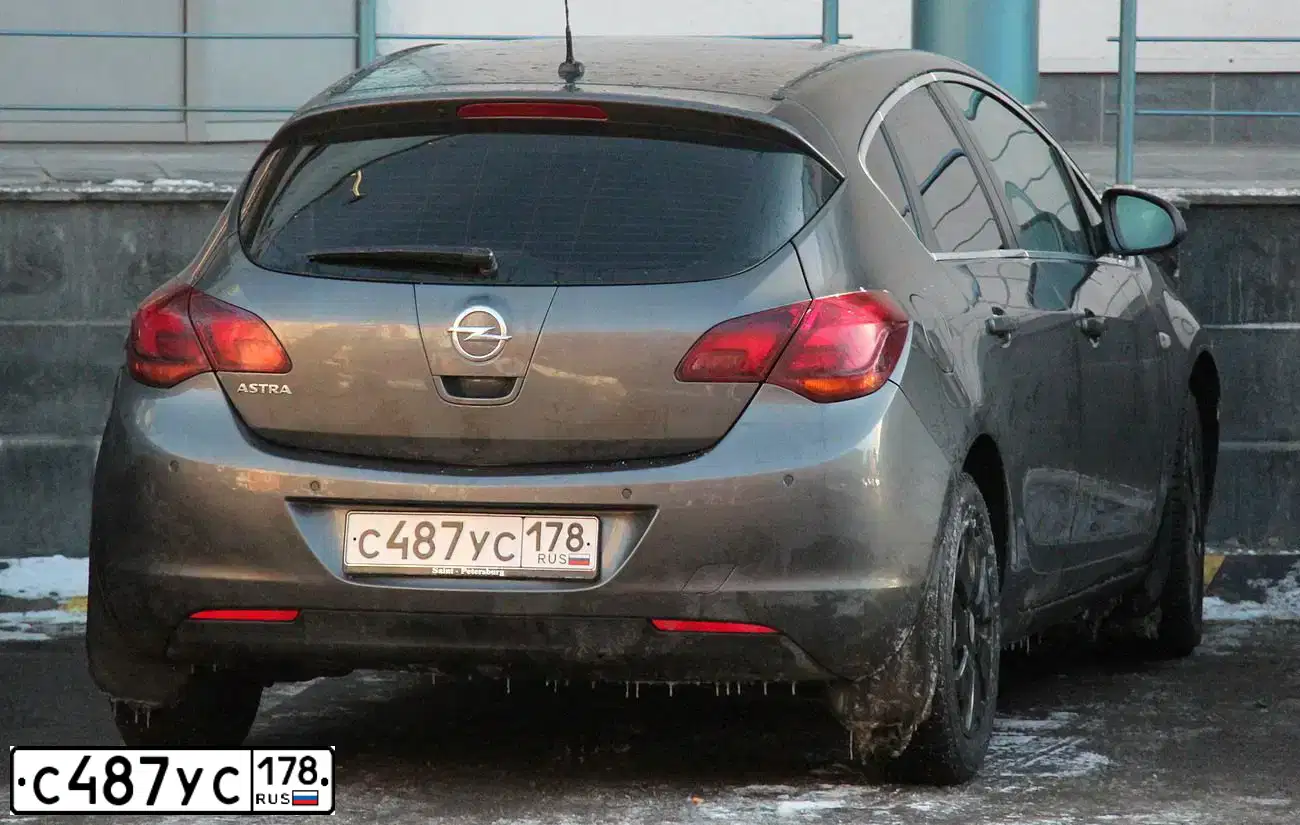 Фото автомобиля OPEL ASTRA, 2011 — госномер С487УС178. Цвет: СЕРЫЙ МЕТАЛЛИК