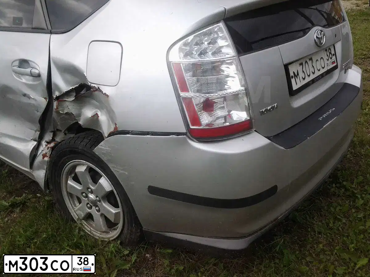 Фото автомобиля TOYOTA PRIUS, 2007 — госномер М303СО38. Цвет: СЕРЕБРИСТЫЙ