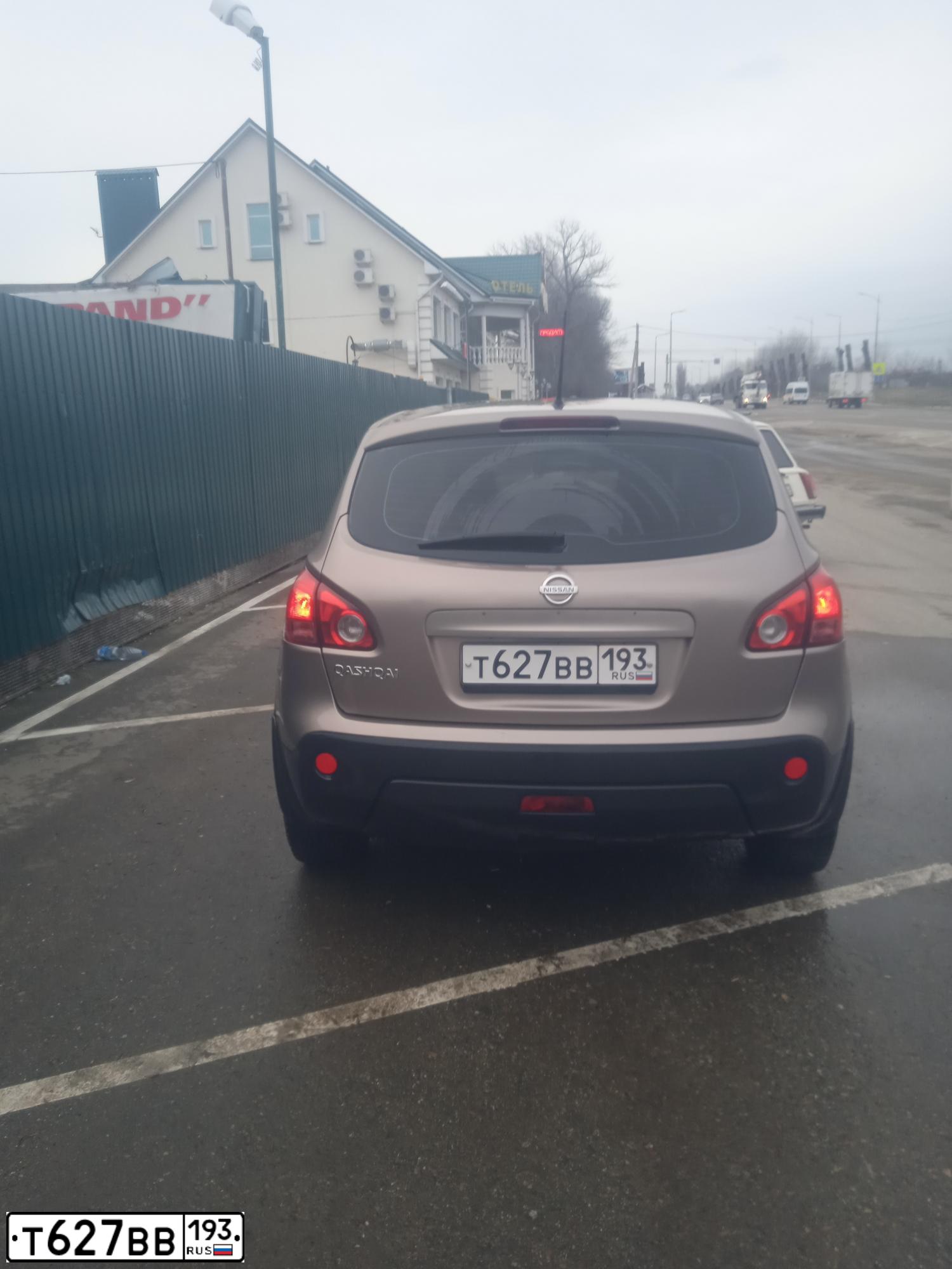 Фото автомобиля NISSAN QASHQAI, 2007 — госномер О409МА123. Цвет: КОРИЧНЕВЫЙ СВЕТЛЫЙ