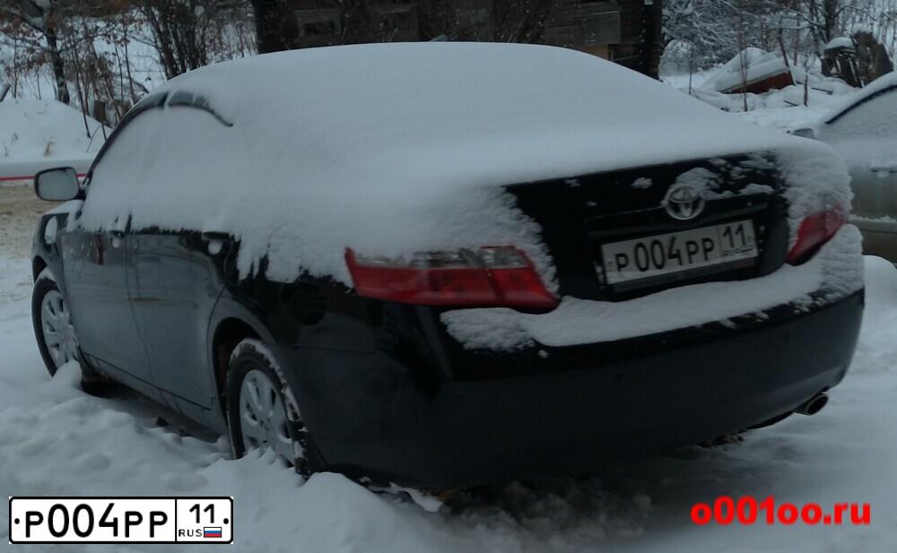 Фото автомобиля TOYOTA CAMRY, 2008 — госномер Р004РР11. Цвет: ЧЕРНЫЙ