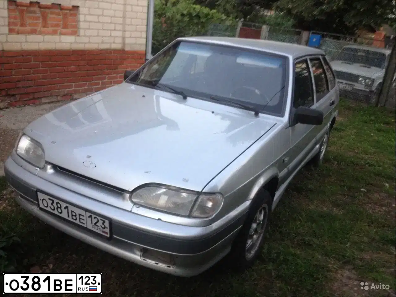 Фото автомобиля LADA 2114 SAMARA, 2006 — госномер О381ВЕ123. Цвет: СВЕТЛО-СЕРЕБРИСТЫЙ МЕТАЛЛ