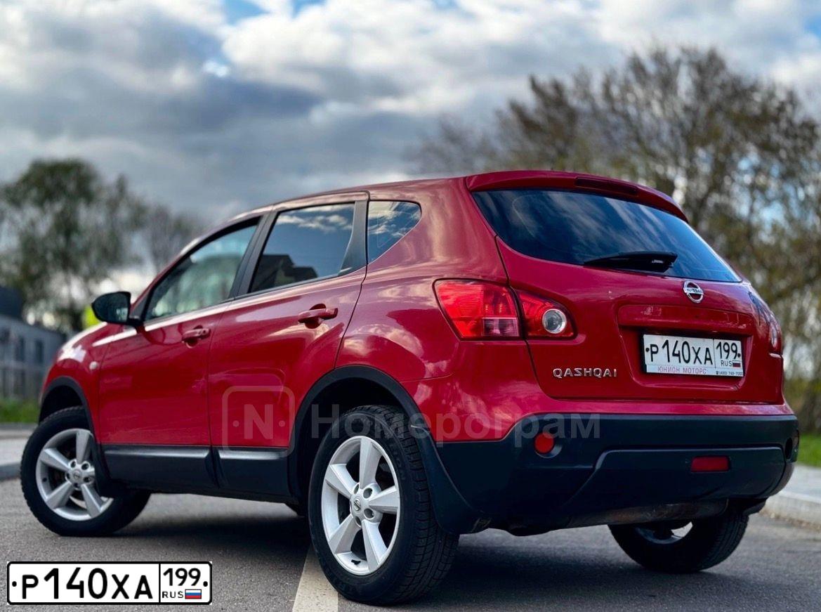 Фото автомобиля NISSAN QASHQAI, 2008 — госномер Р140ХА199. Цвет: Красный