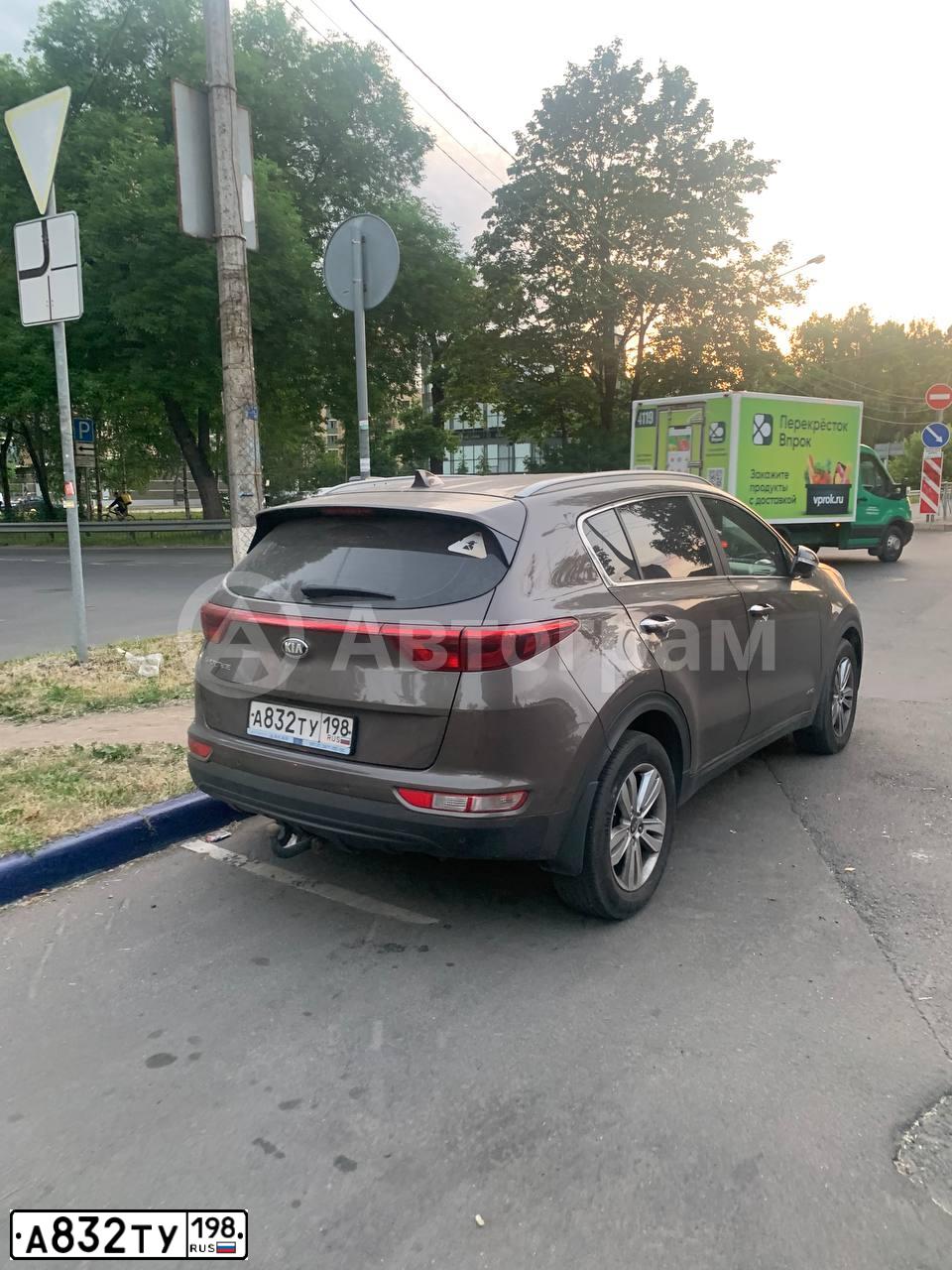 Фото автомобиля KIA SPORTAGE, 2018 — госномер А832ТУ198. Цвет: Коричневый