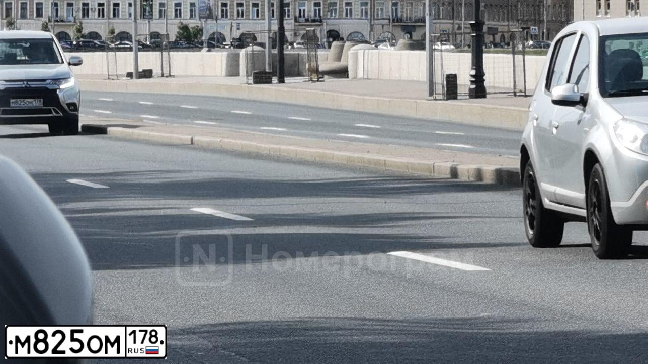 Фото автомобиля PEUGEOT 308, 2008 — госномер Е774СС53. Цвет: Белый