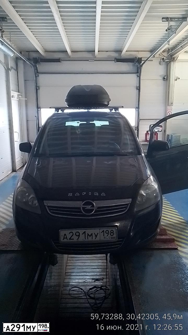 Фото автомобиля OPEL ZAFIRA, 2012 — госномер М008УЕ178. Цвет: ЧЕРНЫЙ