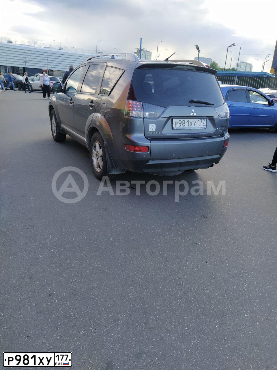 Фото автомобиля HONDA JAZZ, 2007 — госномер Р981УУ177. Цвет: СЕРЫЙ МЕТАЛЛИК