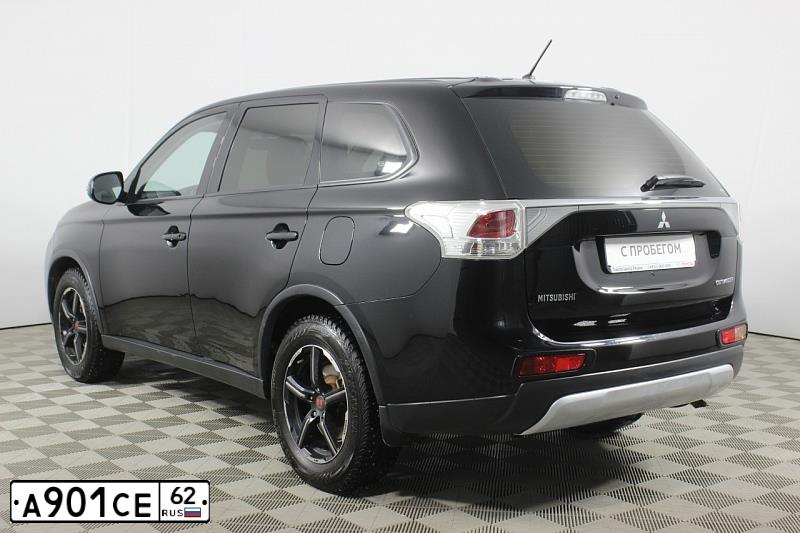 Фото автомобиля MITSUBISHI OUTLANDER, 2014 — госномер У401ТО62. Цвет: ЧЕРНЫЙ