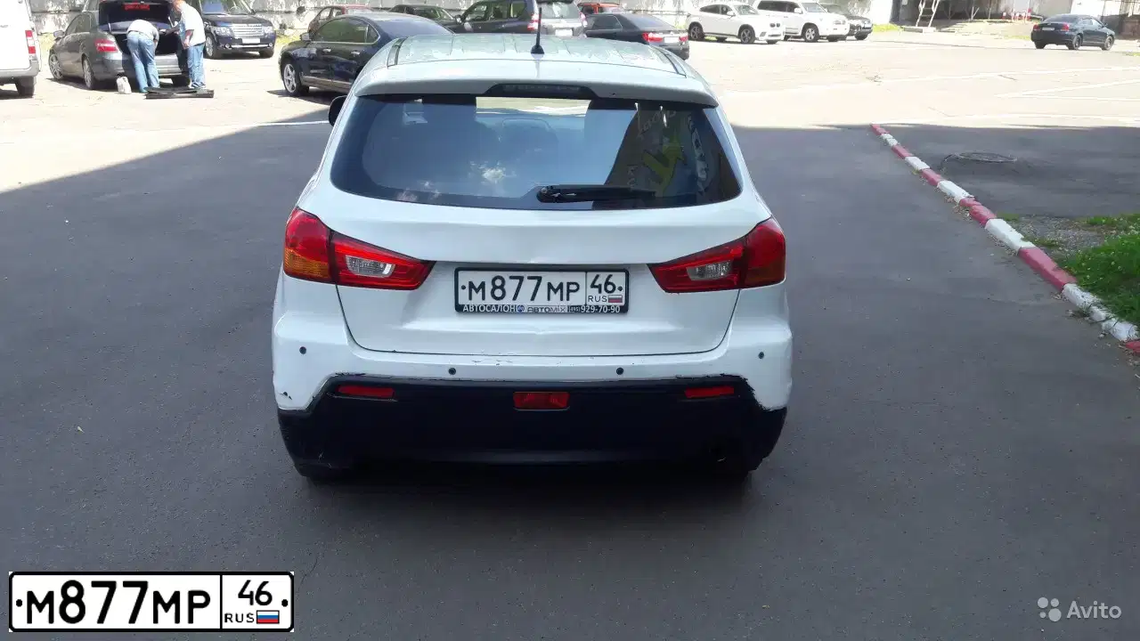 Фото автомобиля MITSUBISHI ASX, 2011 — госномер М877МР46. Цвет: БЕЛЫЙ