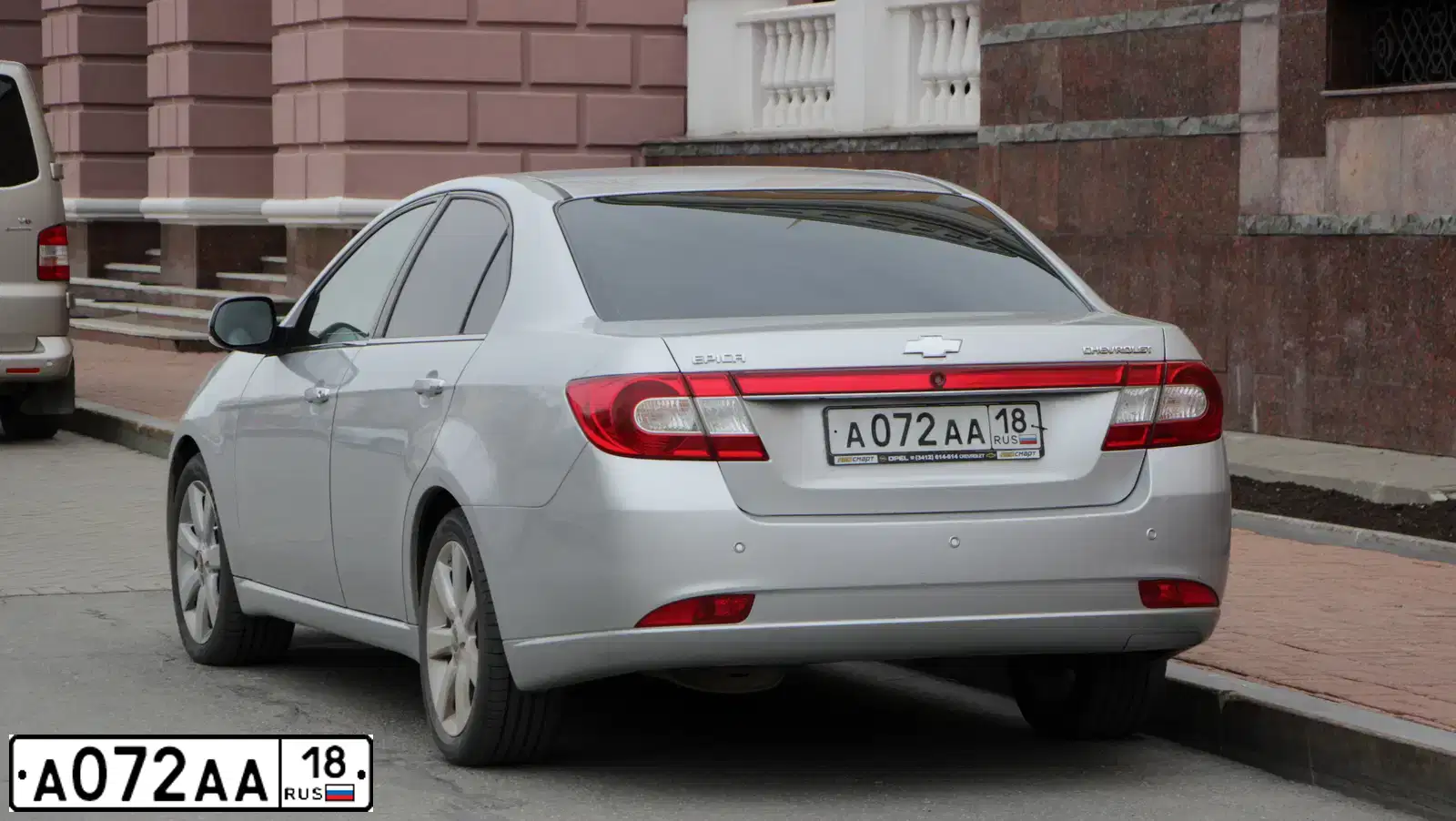 Фото автомобиля CHEVROLET EPICA, 2012 — госномер А072АА18. Цвет: СЕРЕБРИСТЫЙ
