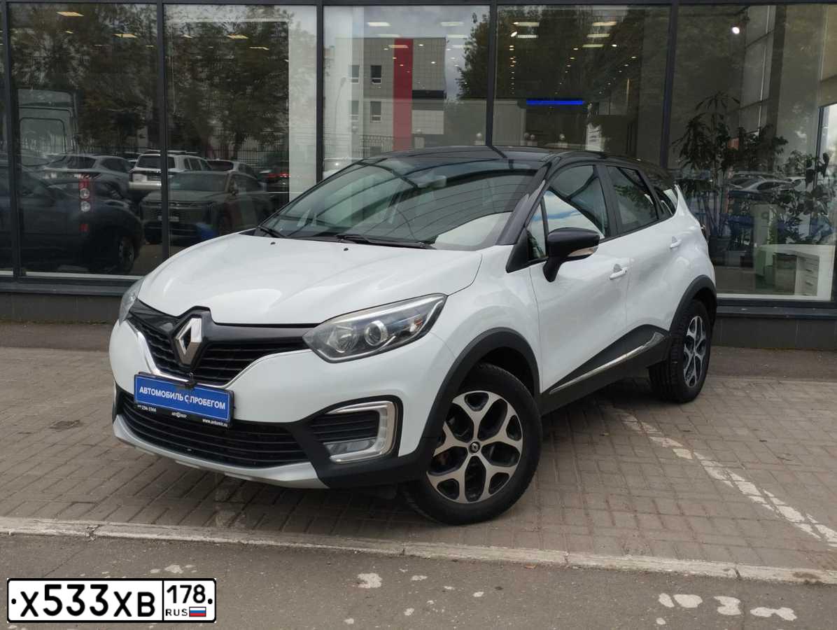 Фото автомобиля RENAULT KAPTUR, 2017 — госномер Х533ХВ178. Цвет: Белый черный