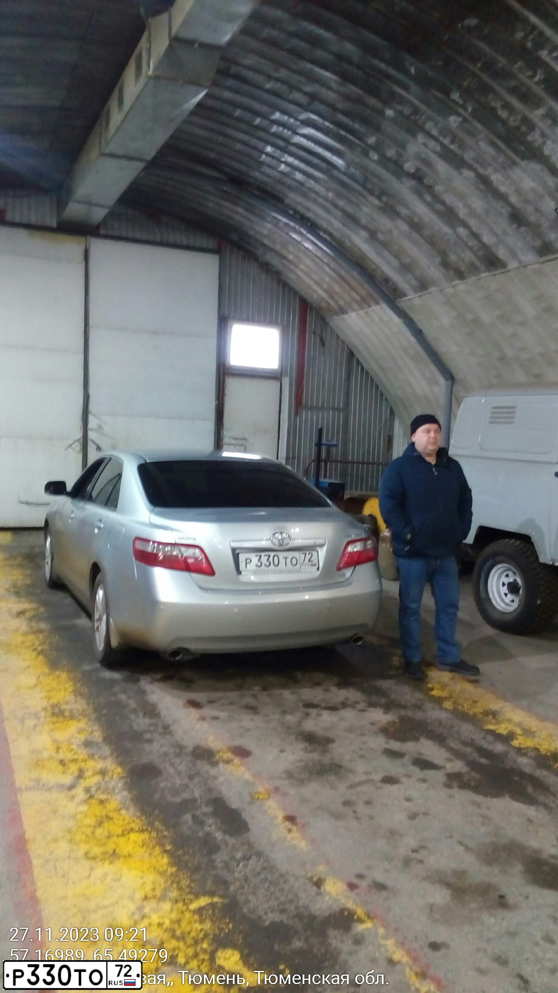 Фото автомобиля TOYOTA CAMRY, 2006 — госномер Р330ТО72. Цвет: СЕРЕБРИСТЫЙ