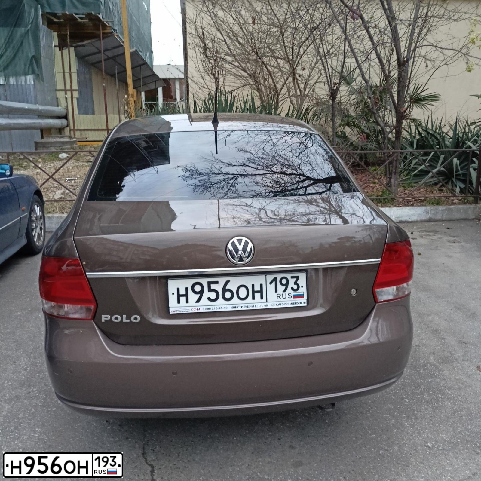 Фото автомобиля VOLKSWAGEN POLO, 2015 — госномер Н956ОН193. Цвет: Коричневый