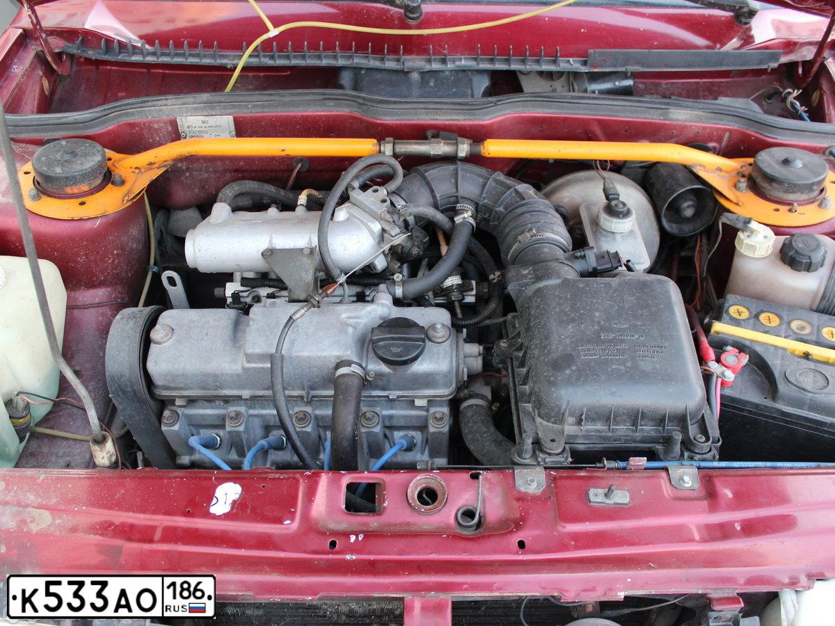 Фото автомобиля LADA 2109 SAMARA, 2002 — госномер К533АО186. Цвет: Красный