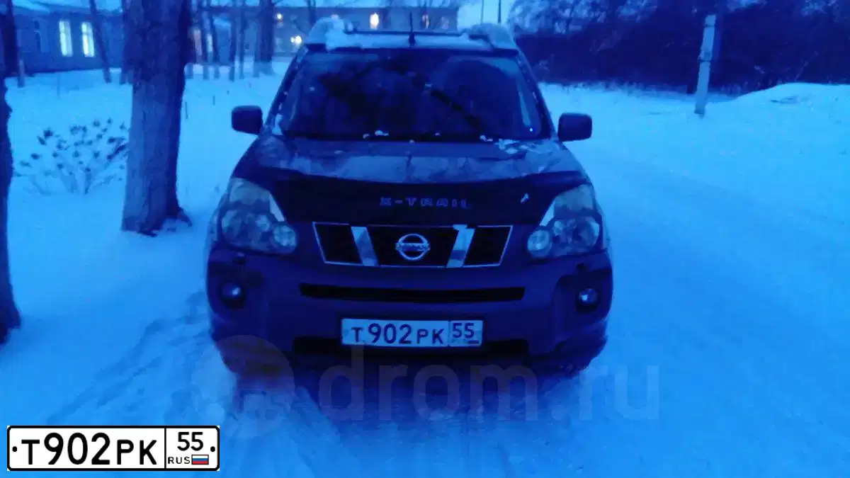 Фото автомобиля NISSAN X-TRAIL, 2007 — госномер Т902РК55. Цвет: СЕРО-СИРЕНЕВЫЙ