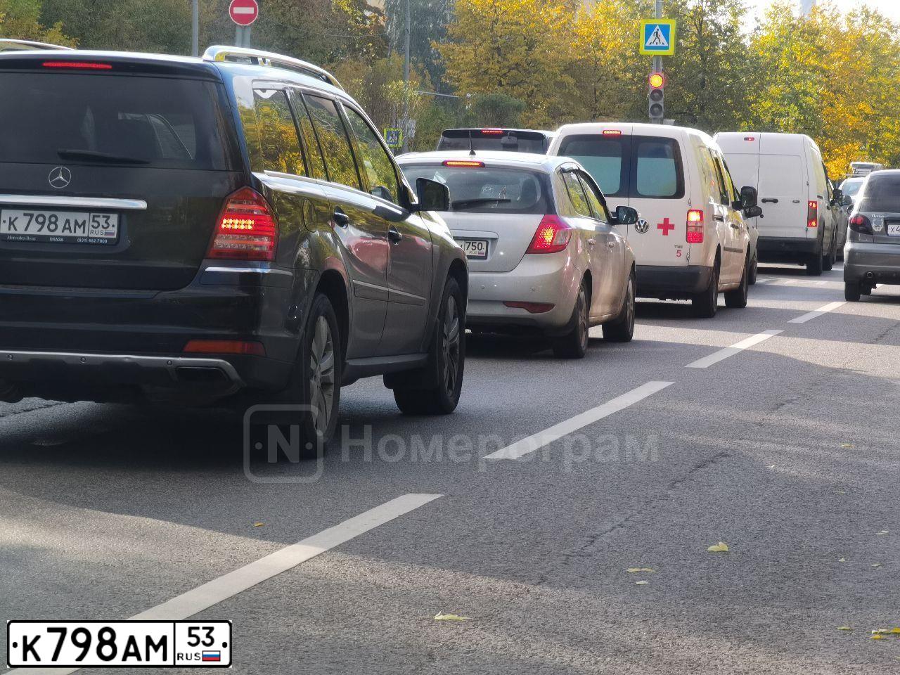 Фото автомобиля MERCEDES GL-KLASSE, 2011 — госномер К798АМ53. Цвет: ЧЕРНЫЙ