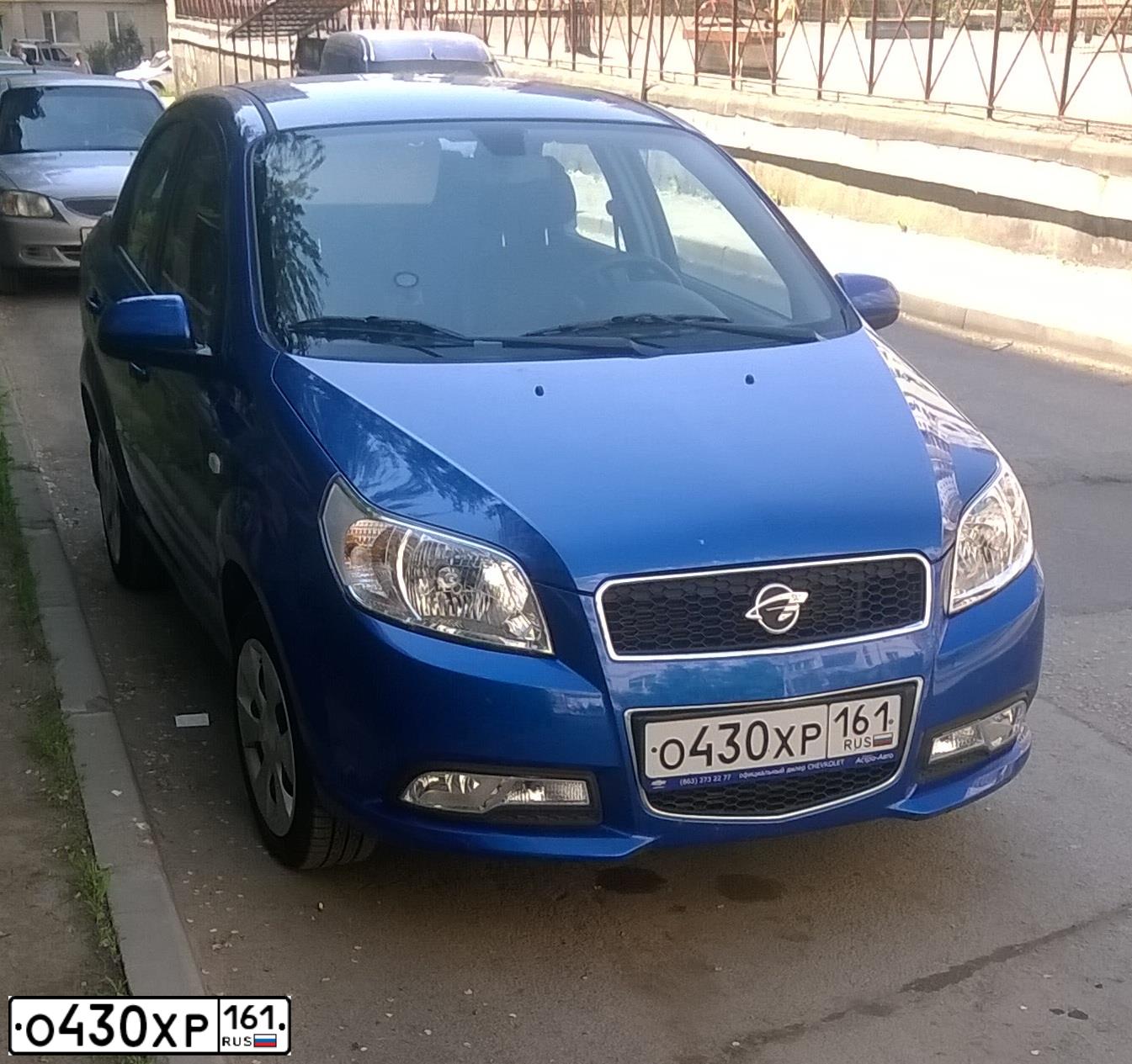 Фото автомобиля RAVON NEXIA R3, 2017 — госномер О430ХР161. Цвет: СИНЕ-ГОЛУБОЙ