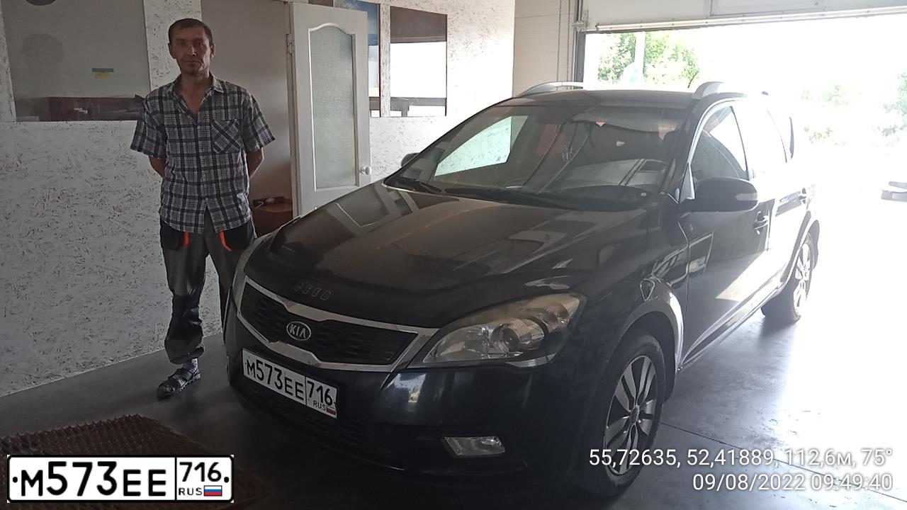 Фото автомобиля KIA CEE'D, 2011 — госномер Е558РЕ73. Цвет: ЧЕРНЫЙ ПЕРЛАМУТР