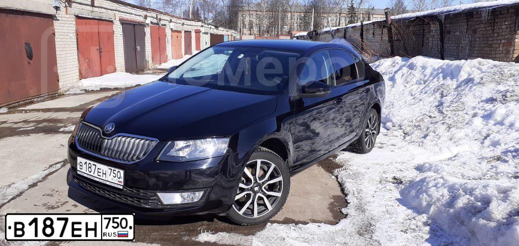 Фото автомобиля SKODA OCTAVIA, 2014 — госномер Е630КМ977. Цвет: ЧЕРНЫЙ