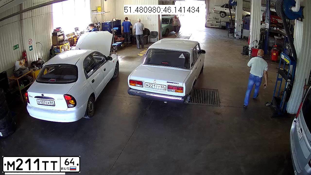Фото автомобиля LADA 2112, 2001 — госномер М986КТ64. Цвет: СЕРЕБРИСТО ЯРКО КРАСНЫЙ