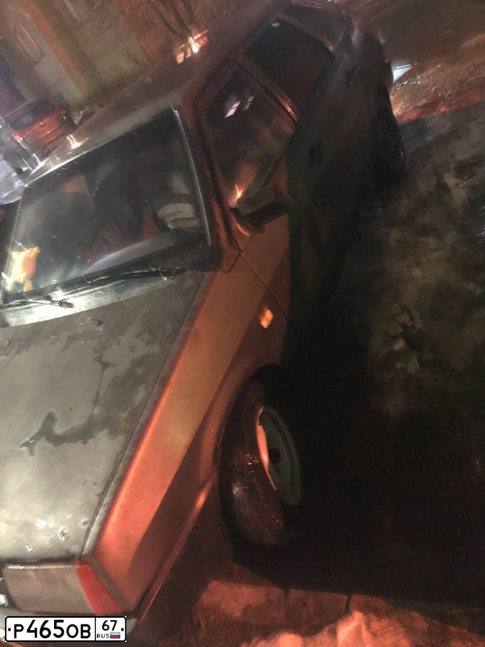 Фото автомобиля LADA 2109 SAMARA, 2004 — госномер Р465ОВ67. Цвет: ГРАФИТОВЫЙ МЕТАЛЛИК