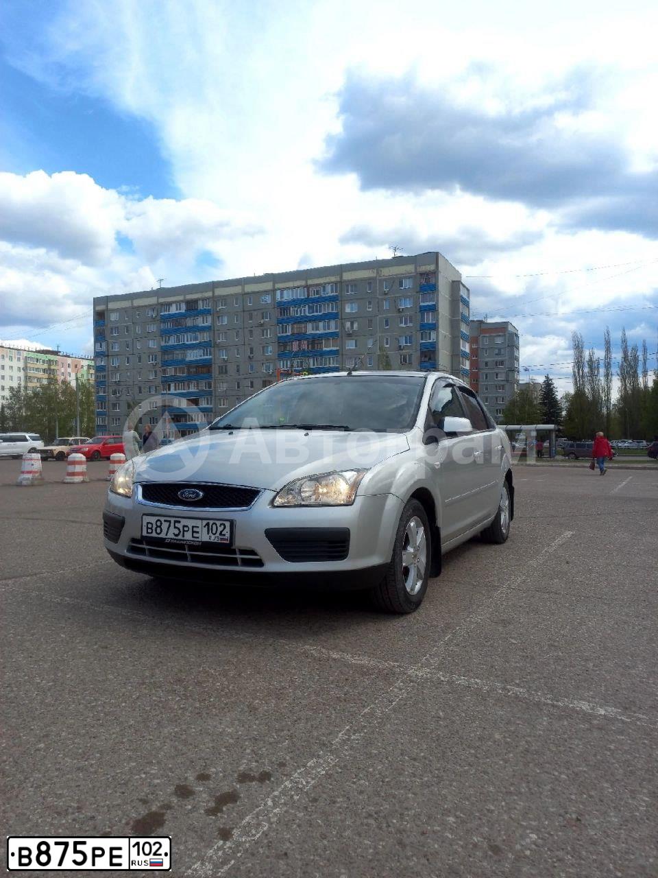 Фото автомобиля FORD FOCUS, 2007 — госномер В875РЕ102. Цвет: Серебристый