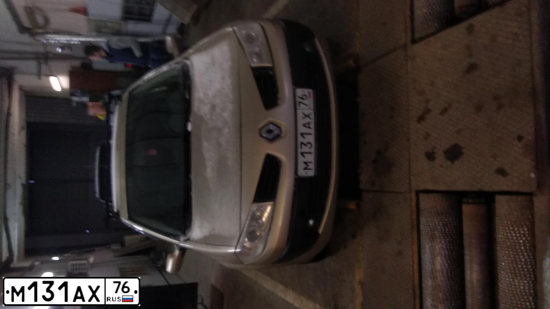 Фото автомобиля RENAULT MEGANE, 2006 — госномер М131АХ76. Цвет: БЕЖЕВЫЙ