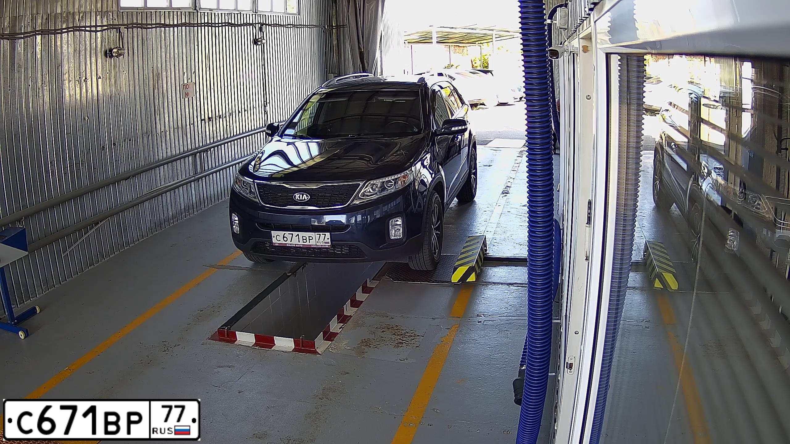Фото автомобиля KIA SORENTO, 2013 — госномер Р784МН193. Цвет: синий