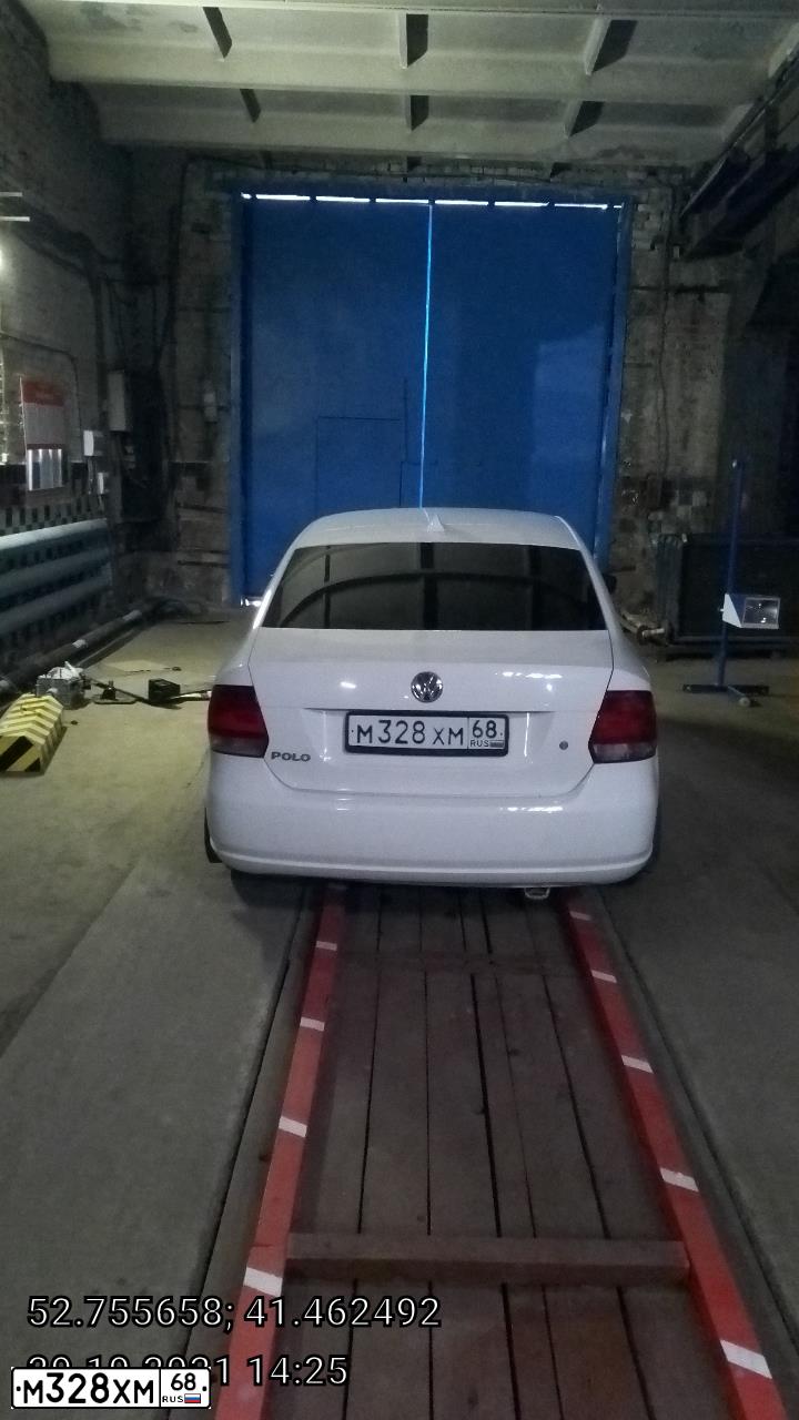 Фото автомобиля VOLKSWAGEN POLO, 2012 — госномер М328ХМ68. Цвет: Белый