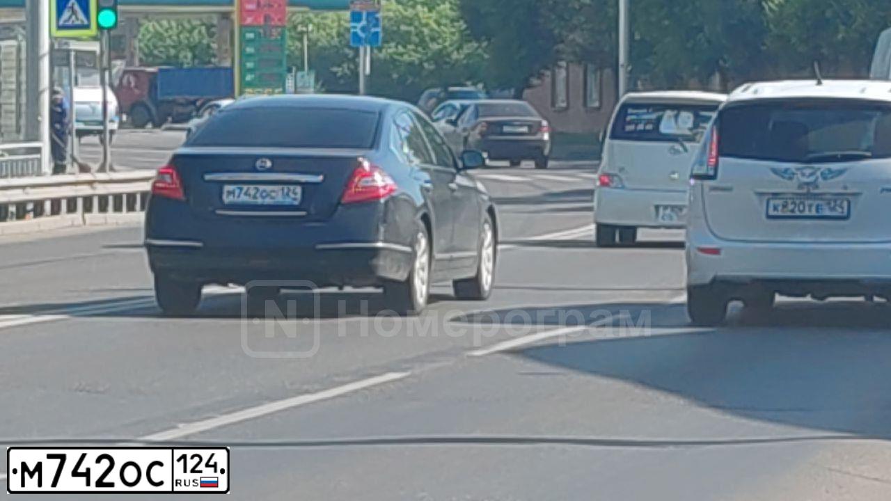 Фото автомобиля NISSAN TEANA, 2010 — госномер М742ОС124. Цвет: ЧЕРНЫЙ