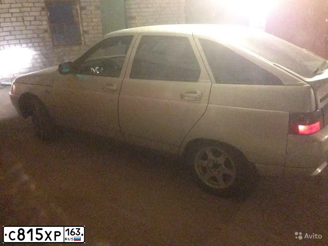 Фото автомобиля LADA 2112, 2004 — госномер С815ХР163. Цвет: СВЕТЛО-СЕРЕБРИСТЫЙ МЕТАЛЛ