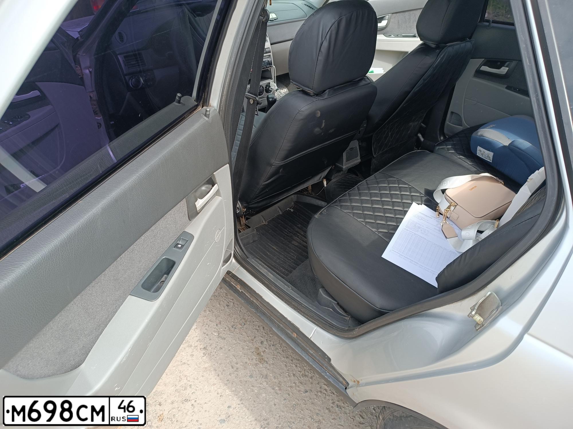 Фото автомобиля LADA PRIORA, 2010 — госномер Р689ОМ46