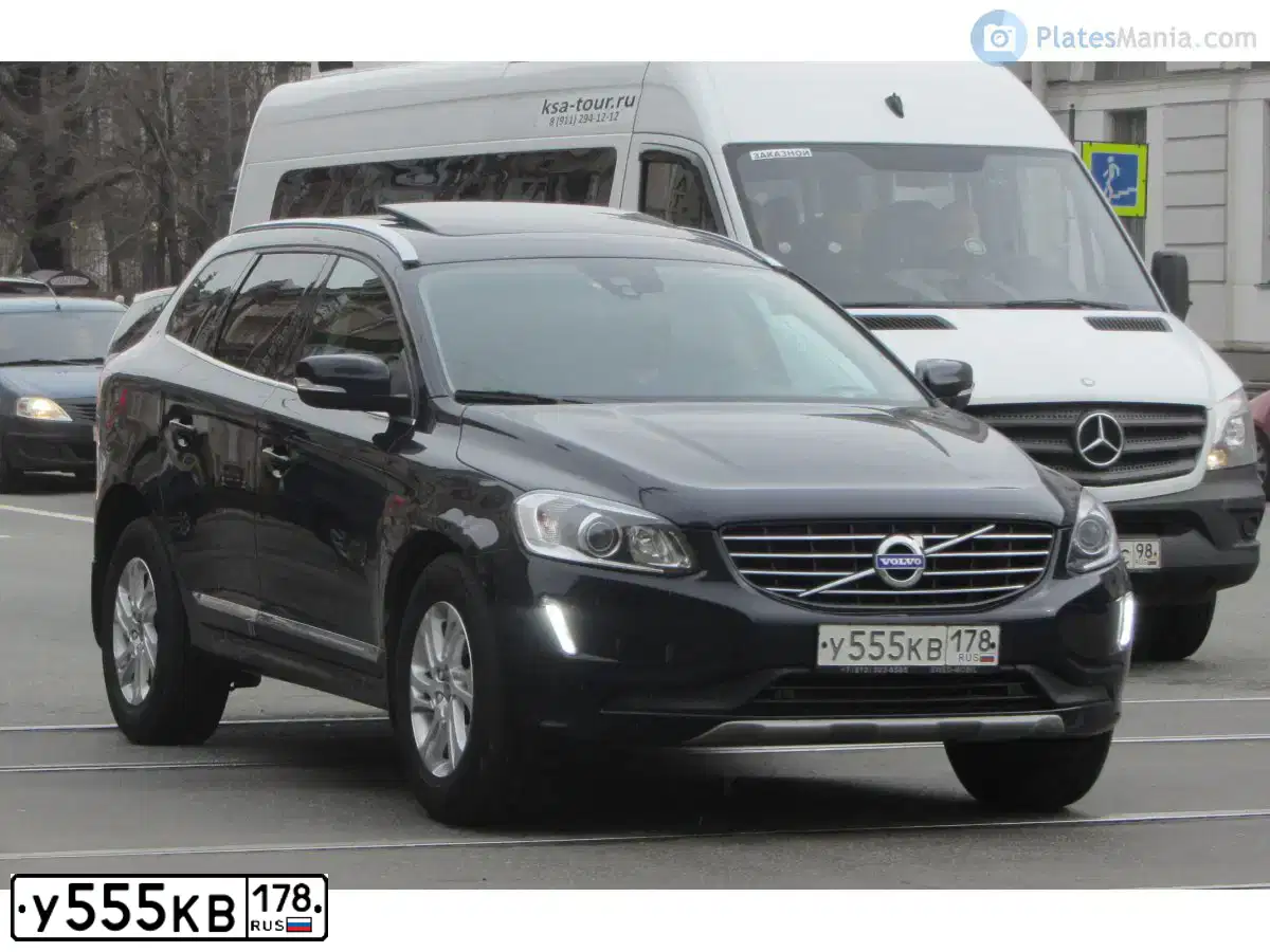 Фото автомобиля VOLVO XC60, 2016 — госномер У555КВ178. Цвет: синий